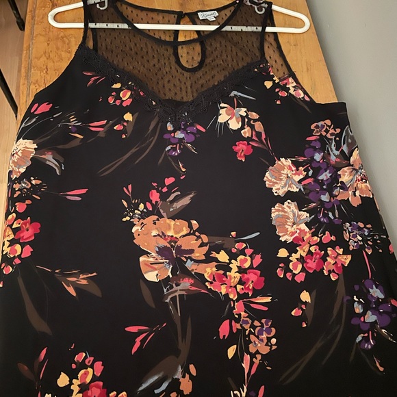 Sleeveless top with mesh detail - Picture 1 of 1